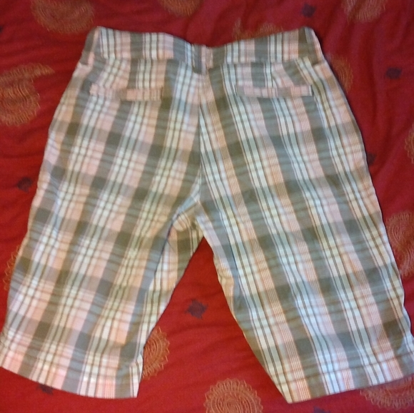Women's Sanoma green and pink plaid shorts - Picture 4 of 4